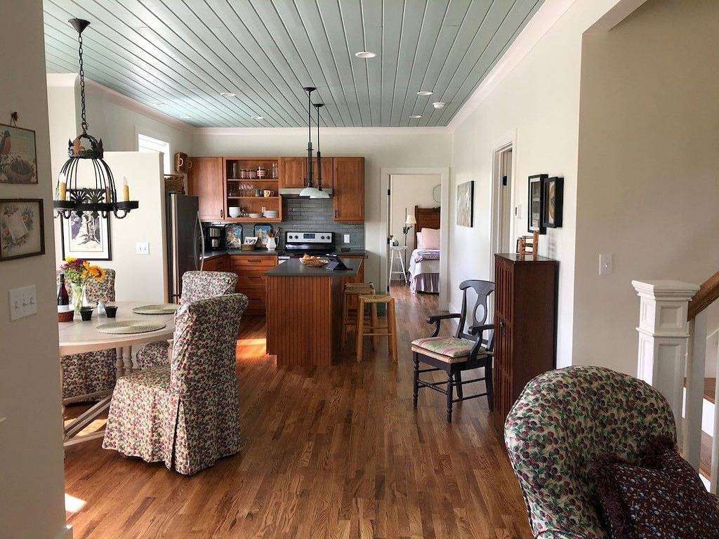 River View-Screened Porches-Vintage Charm-Sleeps 6 in Madison County (NC)