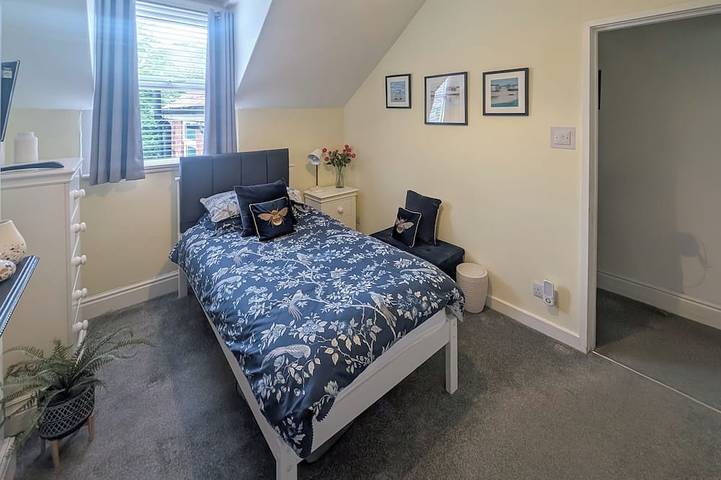 Cottage for 3 people, with terrace and garden, with pets in Beverley