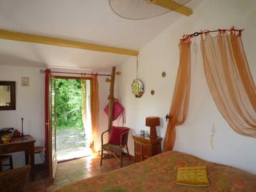 Chambre d’hôte pour 3 personnes, avec piscine et jardin à Noves
