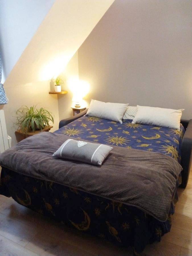 Ferienwohnung für 2 Personen, mit Terrasse und Pool sowie Ausblick in Dijon