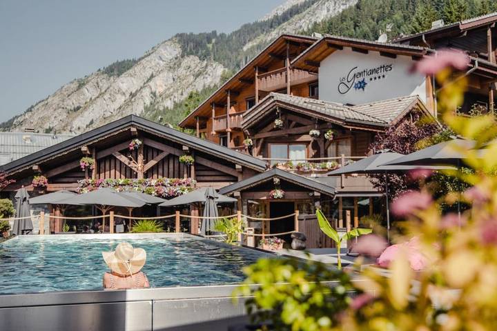 Hôtel pour 2 personnes, avec piscine et sauna ainsi que jardin et jacuzzi, animaux acceptés dans Office De Tourisme De La Chapelle D Abondance - 3
