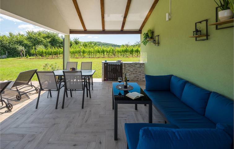 Ferienhaus für 4 Personen, mit Terrasse und Garten in Rovinj - 2