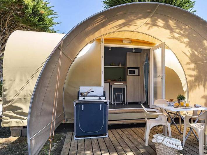 Camping La Citadelle  - Tente 4 personnes - Tente Confort - 2 chambres - sans sanitaires 4 personnes in Loches, Région de Loches