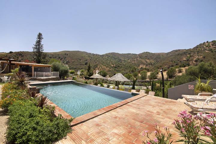 Holiday rental for 11 people, with children pool and garden in Portugal