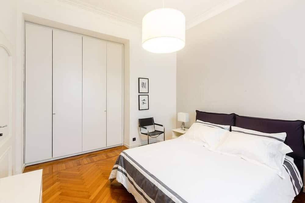 Entire apartment, Easylife - Spacious and brilliant apartment in Duomo in Milan, Milan Province