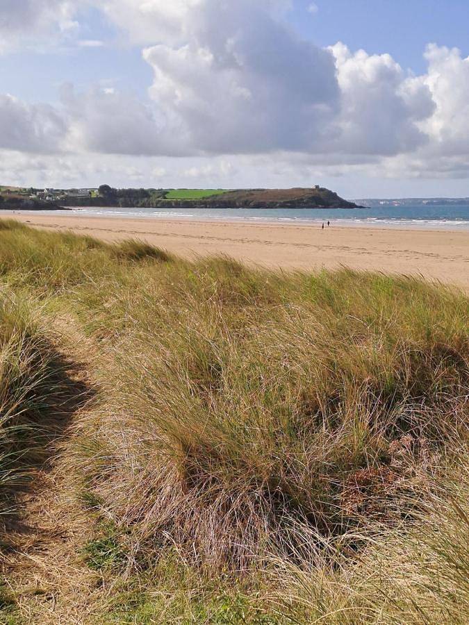 Location de vacances pour 4 personnes, avec terrasse ainsi que jardin et vue dans Plage de Lestrevet