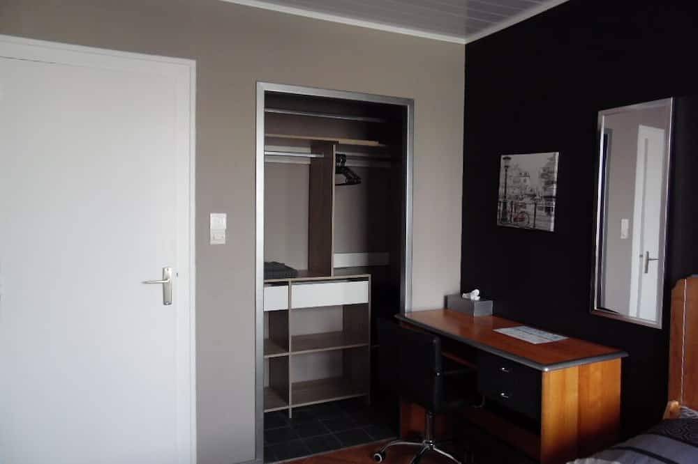 Ganze Wohnung, Appartement Rénové et Équipé Avec Place de Parking Centre Commercial à Coté in Cholet, Cholet und Umgebung