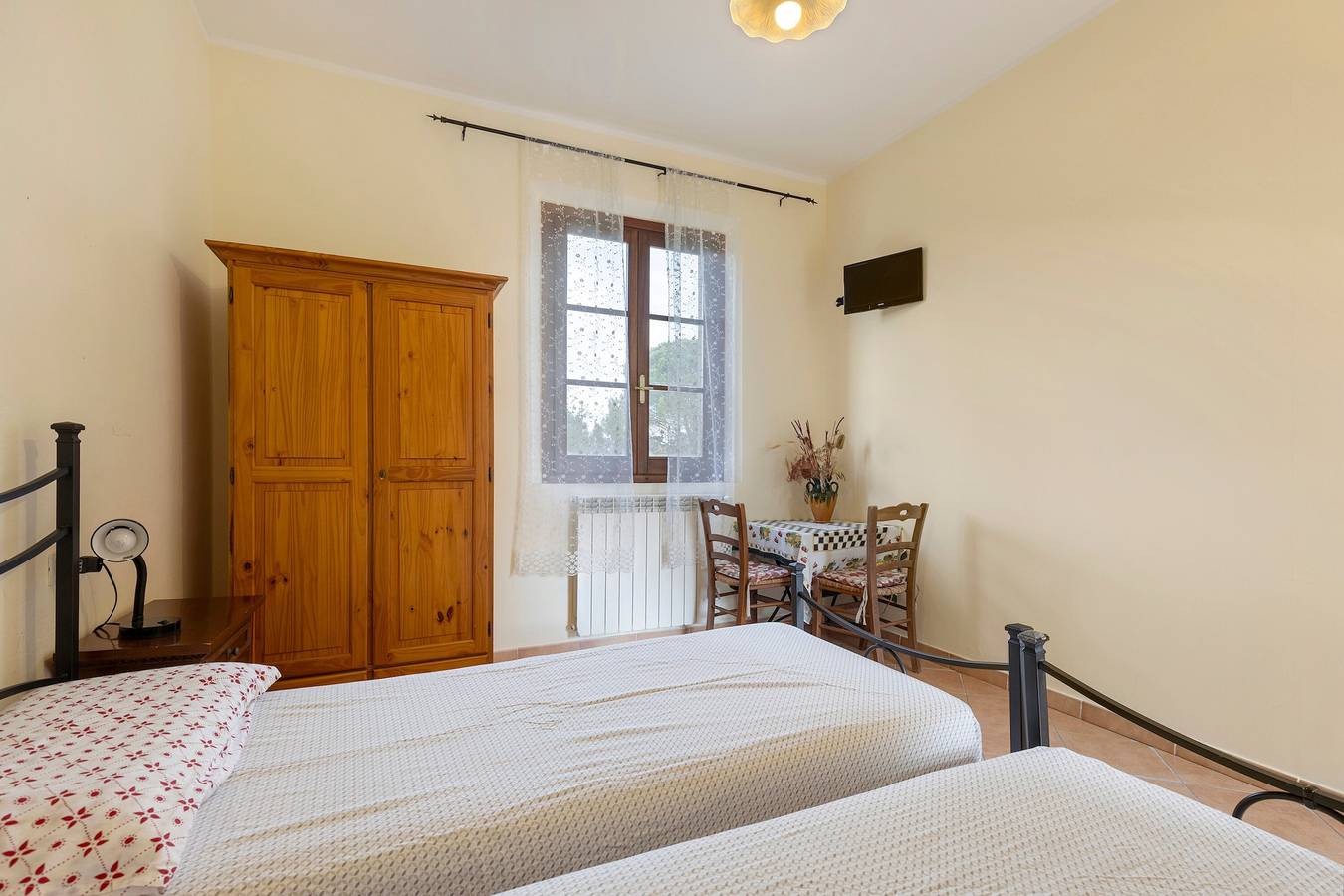 Tweepersoonskamer - Podere Cavallone - Ontspanning in het Toscaanse groen in Montelupo Fiorentino, Toscane