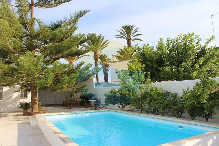 Location de vacances pour 7 personnes, avec terrasse ainsi que piscine et jardin à Amposta - 2