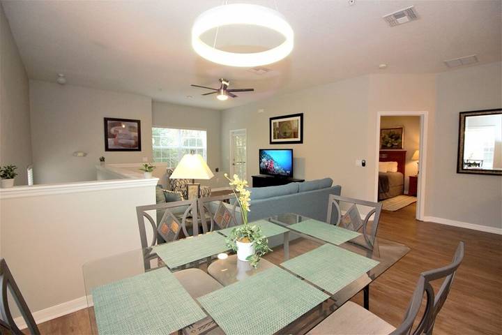 Vacation rental for 6 people, with pool and balcony in Celebration
