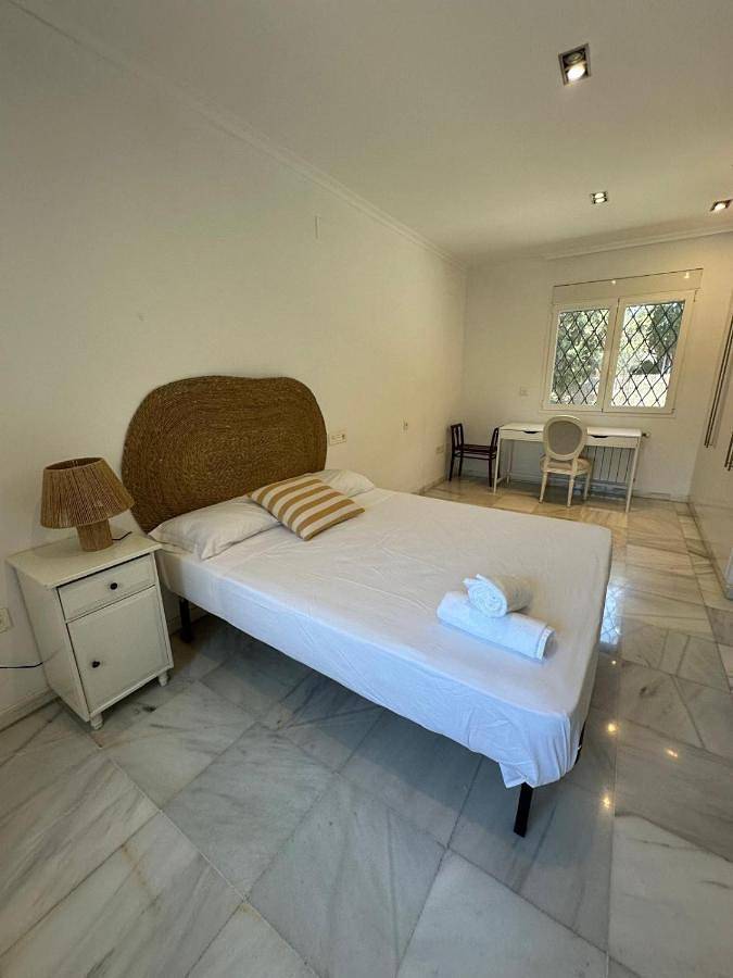 Villa pour 10 personnes, avec piscine ainsi que vue et terrasse à Alicante - 4