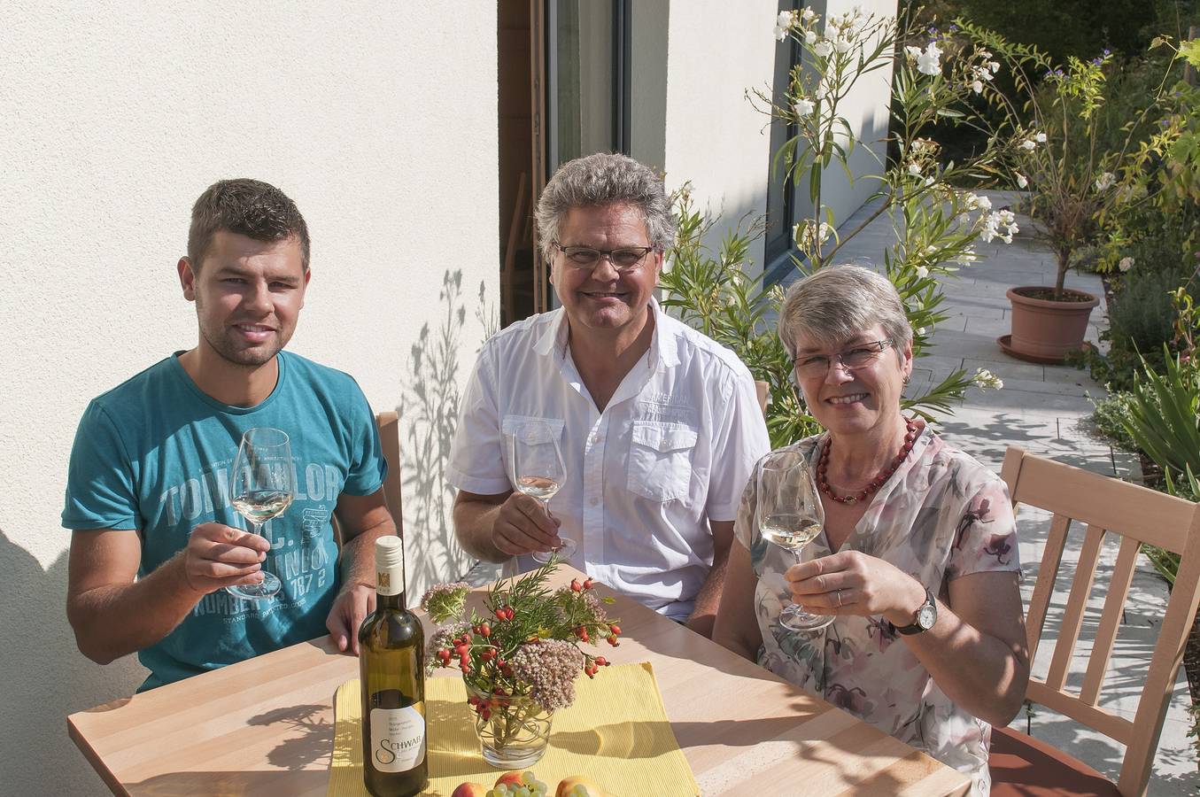 Pension Weingut Schwab - Doppelzimmer mit Wc und Dusche inkl. Frühstück in Thüngersheim, Fränkisches Weinland