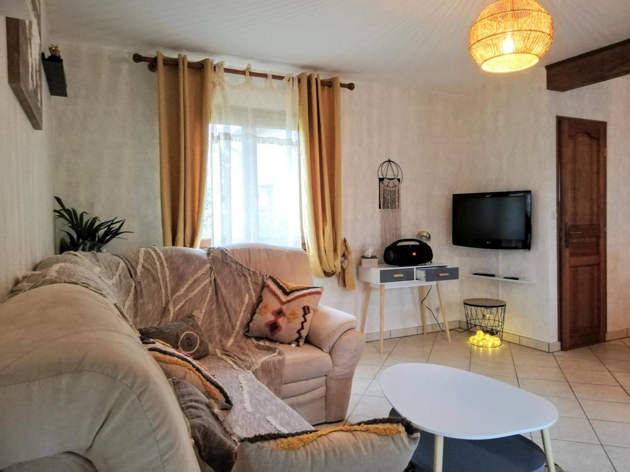 Casa vacacional 'Scandi-house' con Wi-Fi in Marly-la-Ville, Valle del Oise