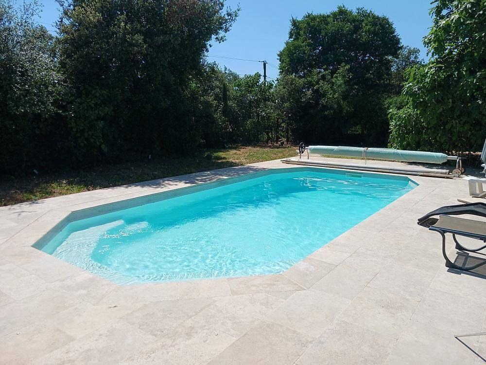 Gîte voor 2 personen met terras in Saint-Maximin-la-Sainte-Baume, Brignoles region