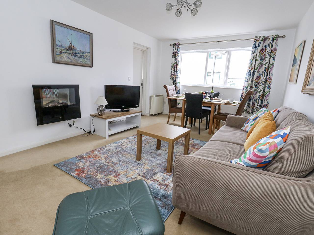 Entire apartment, Beachcombers, 13 Chesil House in West Bay, Dorset