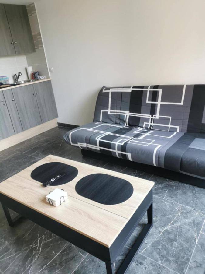 Gîte pour 2 personnes, avec terrasse à Saint-Christoly-de-Blaye - 2