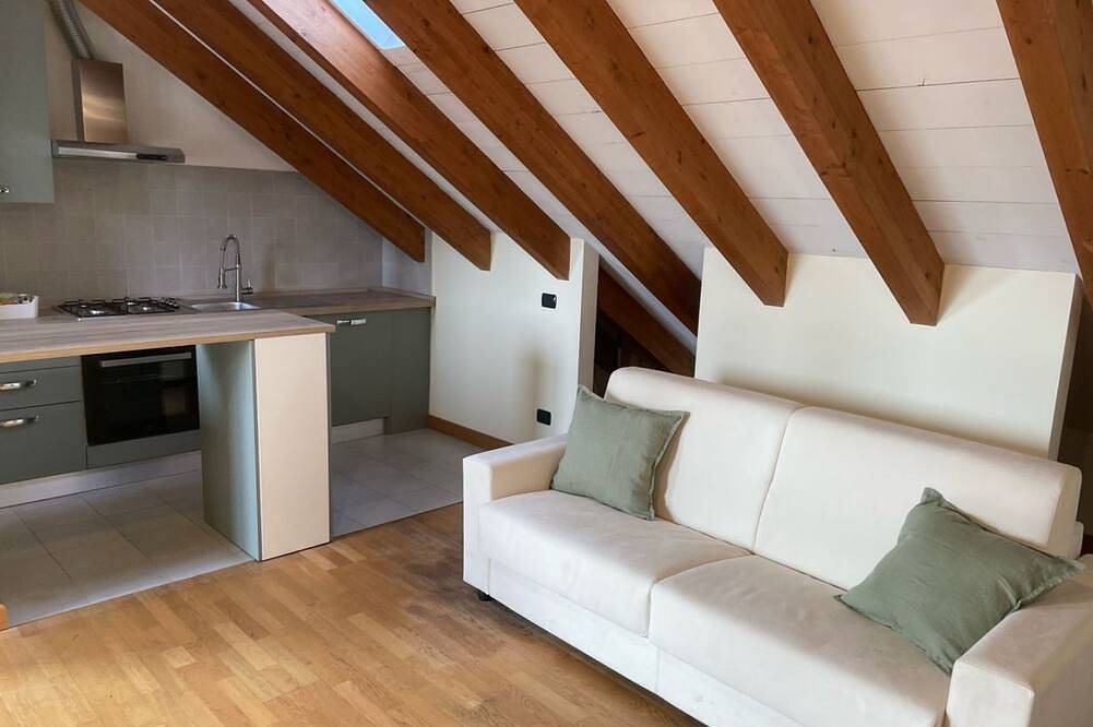 Apartamento entero, Ático en el centro de Seregno (Orchidea Apartment) in Seregno, Brianza