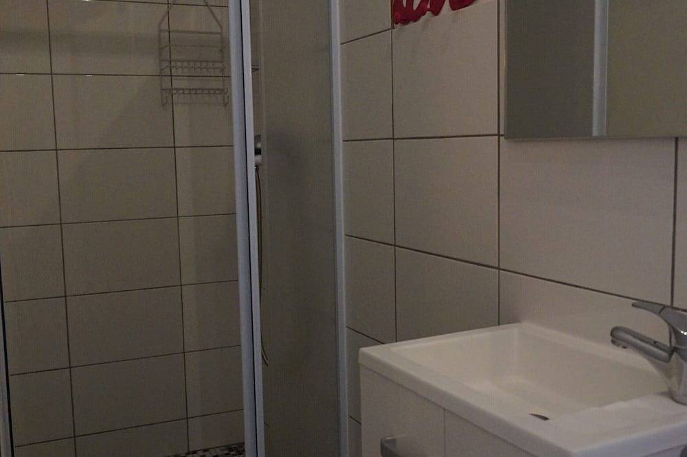 Appartement entier, 1/2 pers, Charme et confort, à 10 min plages de Royan !  wifi fibre. Ancv . 2*. in Saujon, Côte de Beauté