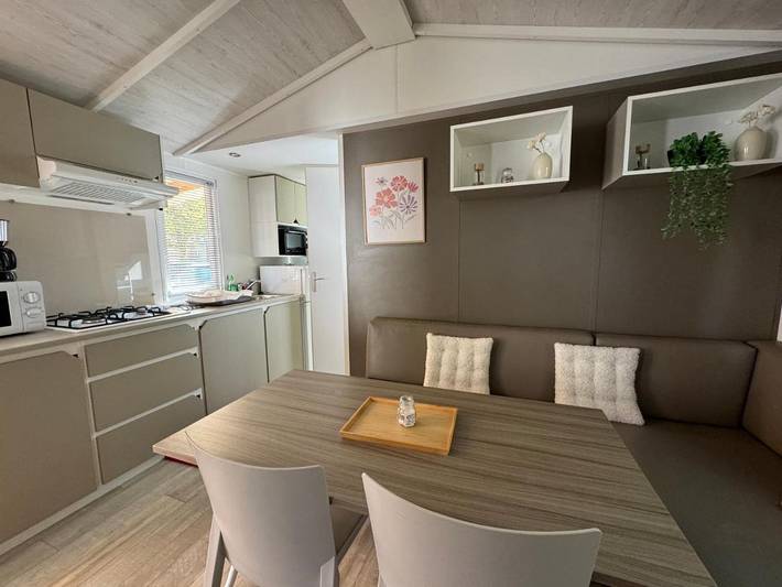 Camping pour 6 personnes, avec jardin ainsi que jacuzzi et piscine dans Claouey - 4