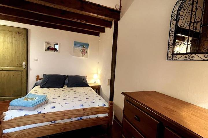 Location de vacances pour 9 personnes, avec piscine ainsi que jardin et vue, animaux acceptés à Gardonne - 2