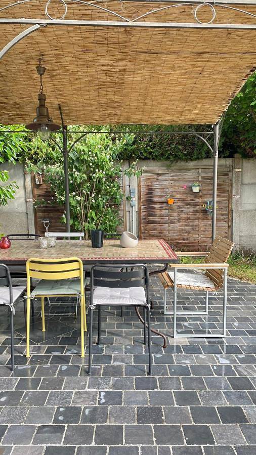 Location de vacances pour 11 personnes, avec jardin et jacuzzi, adapté aux familles à Nargis (actrice) - 2