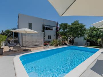 Ferienwohnung für 3 Personen, mit Garten und Terrasse, mit Haustier auf Vir