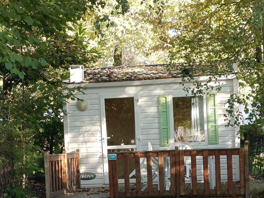 Camping la Marmotte - Mobilhome 2 personnes - Mobil-home - 17.75 m² - 1 chambre in La Bourboule, Parc naturel régional des Volcans d'Auvergne