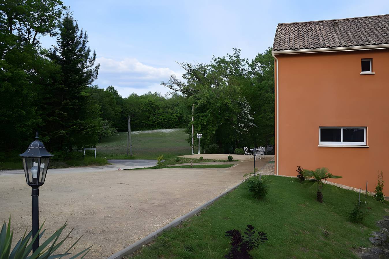 Chambre d’hôtes « Chambre Chocolat » avec piscine, terrasse partagées et Wi-Fi in Saint-André-d'Allas, Périgord Noir