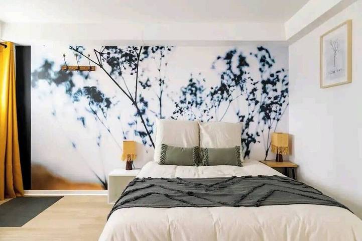 Gîte pour 4 personnes, avec jardin ainsi que terrasse et jacuzzi, animaux acceptés à Quinssaines