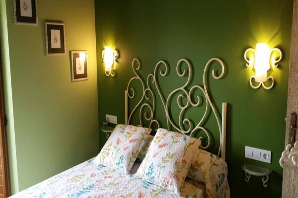 House - 4 Bedrooms with Pool - 4093 in A Estrada, Pontevedra Province