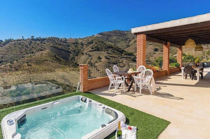 Ferienhaus für 6 Personen, mit Whirlpool und Garten