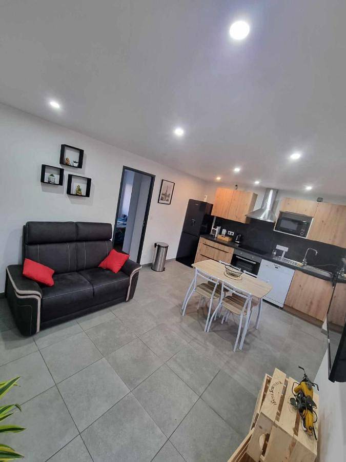 Gîte pour 4 personnes, avec terrasse, animaux acceptés à Saint-Georges (Cantal)