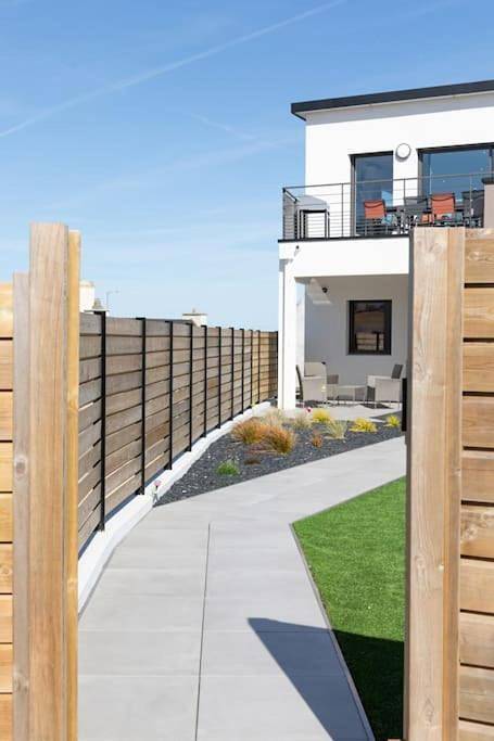 Location de vacances pour 6 personnes, avec jardin ainsi que vue et piscine, animaux acceptés à Sibiril - 2