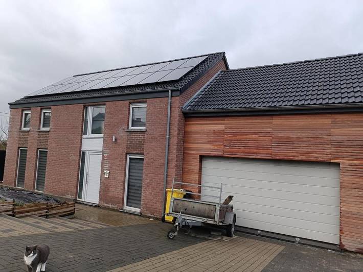 Gîte pour 8 personnes, avec terrasse ainsi que piscine et jardin à Marchin