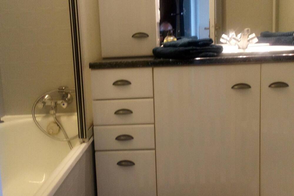 Appartement entier, Sur le Toit du Bureau, T2 lumineux place de la République avec Parking in Dijon, Région de Dijon