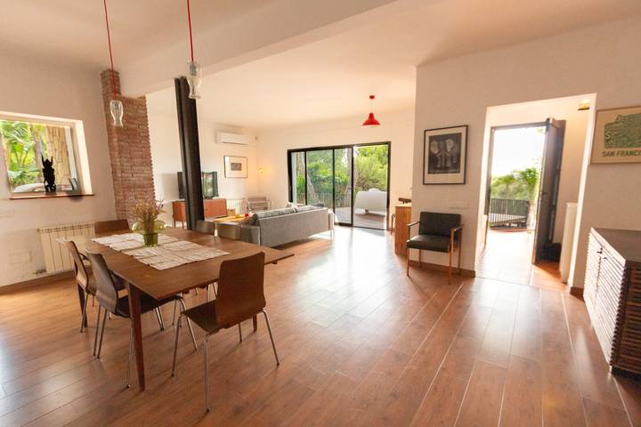 Casa rural para 10 personas, con jardín, Se admiten mascotas en Bajo Llobregat - 3