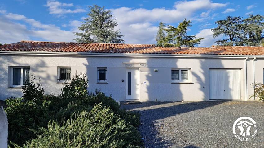 Gîte pour 6 personnes, avec jardin - 1