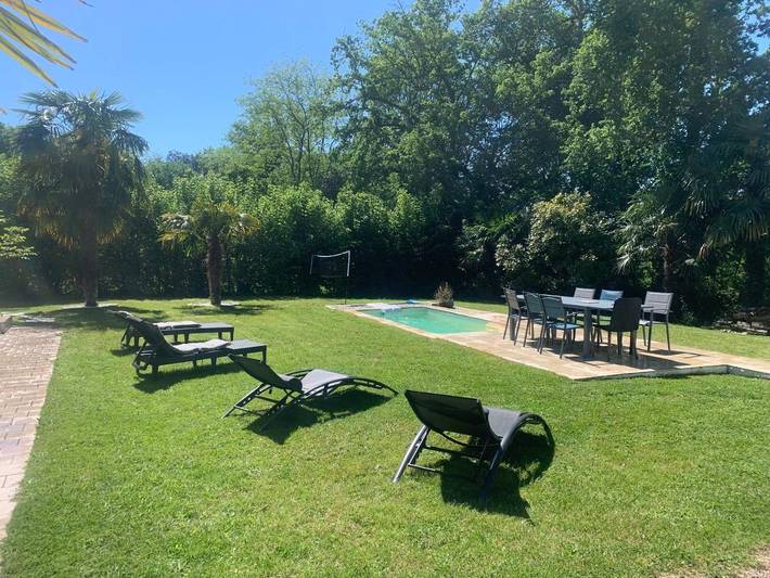 Appartement de vacances pour 8 personnes, avec jardin et sauna ainsi que jacuzzi et piscine