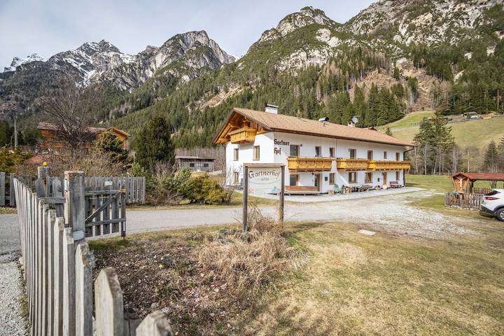 Ferienwohnung für 5 Personen, mit Balkon und Garten