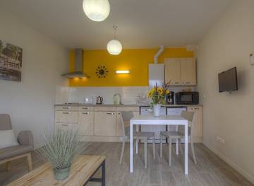 Gîte pour 2 personnes, avec jardin à Guéreins
