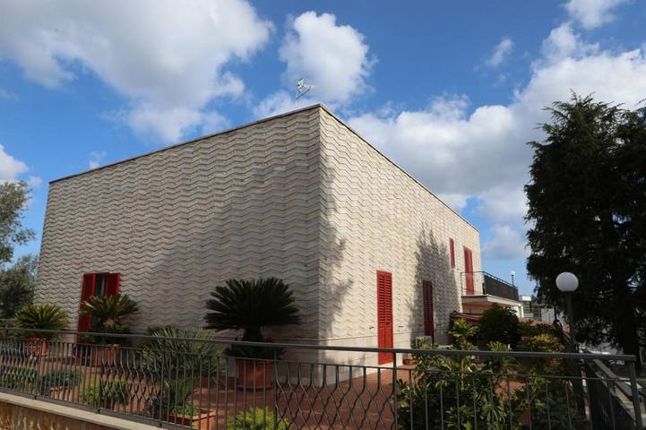 Villa per 5 persone, con giardino e panorama, adatto a famiglie con bambini a Monopoli