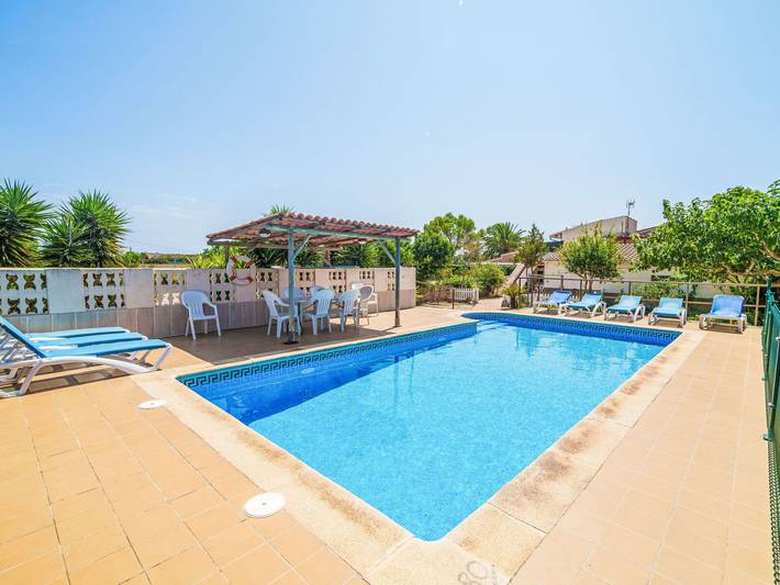 Ferienhaus für 8 Personen, mit Balkon und Terrasse sowie Garten in Es Trenc