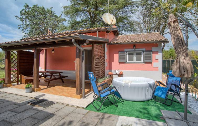 Ferienhaus für 3 Personen, mit Pool und Terrasse sowie Garten, kinderfreundlich am Bolsenasee - 2