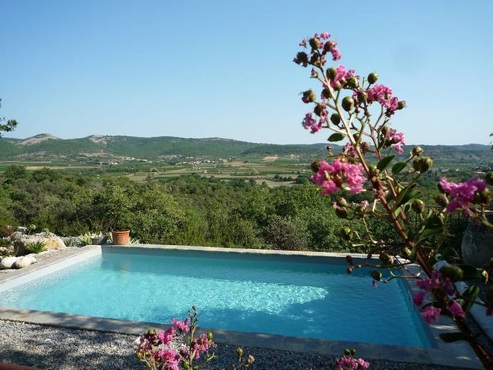 Chambre d’hôte pour 2 personnes, avec piscine et jardin à Vogüé