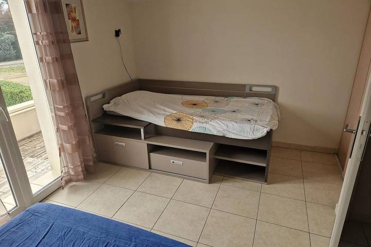 Location de vacances pour 10 personnes, avec jardin ainsi que jacuzzi et balcon, animaux acceptés à Lablachère - 3