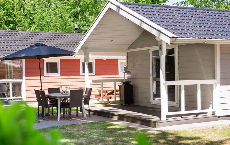 Ferienhaus für 4 Personen, mit Pool und Terrasse sowie Garten - 1