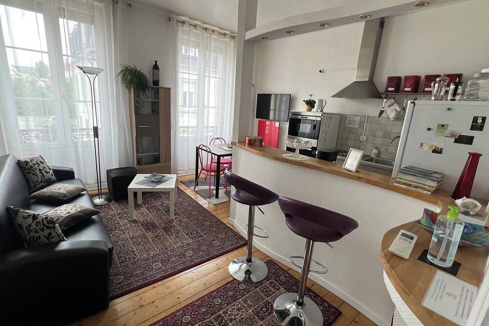 Entire apartment, Suites Quartier Parlement in Strasbourg, Strasbourg region