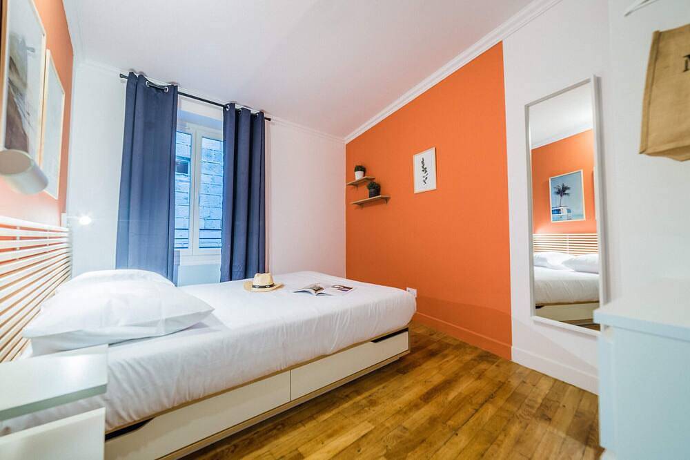 Entire apartment, L'indigo - Chic apartment - 1 Bedroom in Brive-la-Gaillarde, Brive-la-Gaillarde region