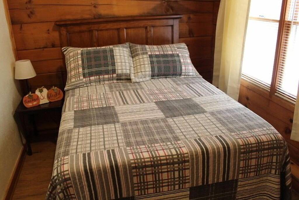 Log Cabin 5 at Osborn Boat Ramp on Patoka Lake in Patoka Lake