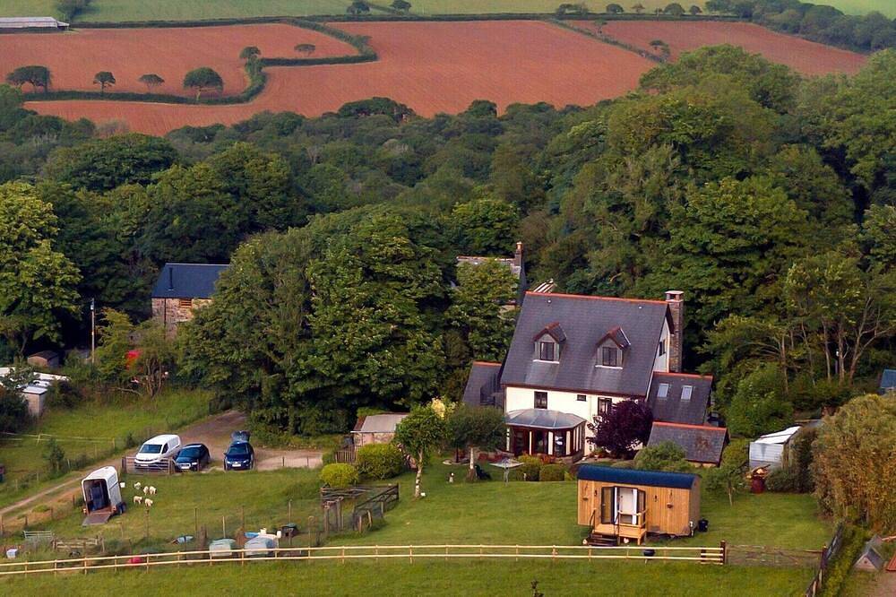 Charming Bed and Breakfast - Demelza Cottage in Cornwall